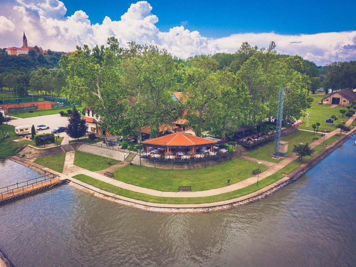 Hotel Dunav Ilok Exterior photo