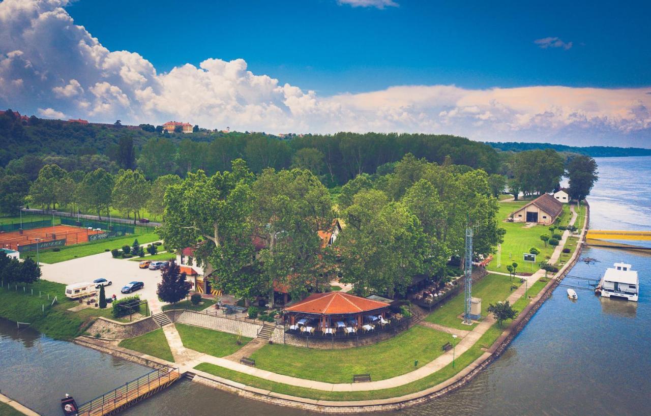 Hotel Dunav Ilok Exterior photo