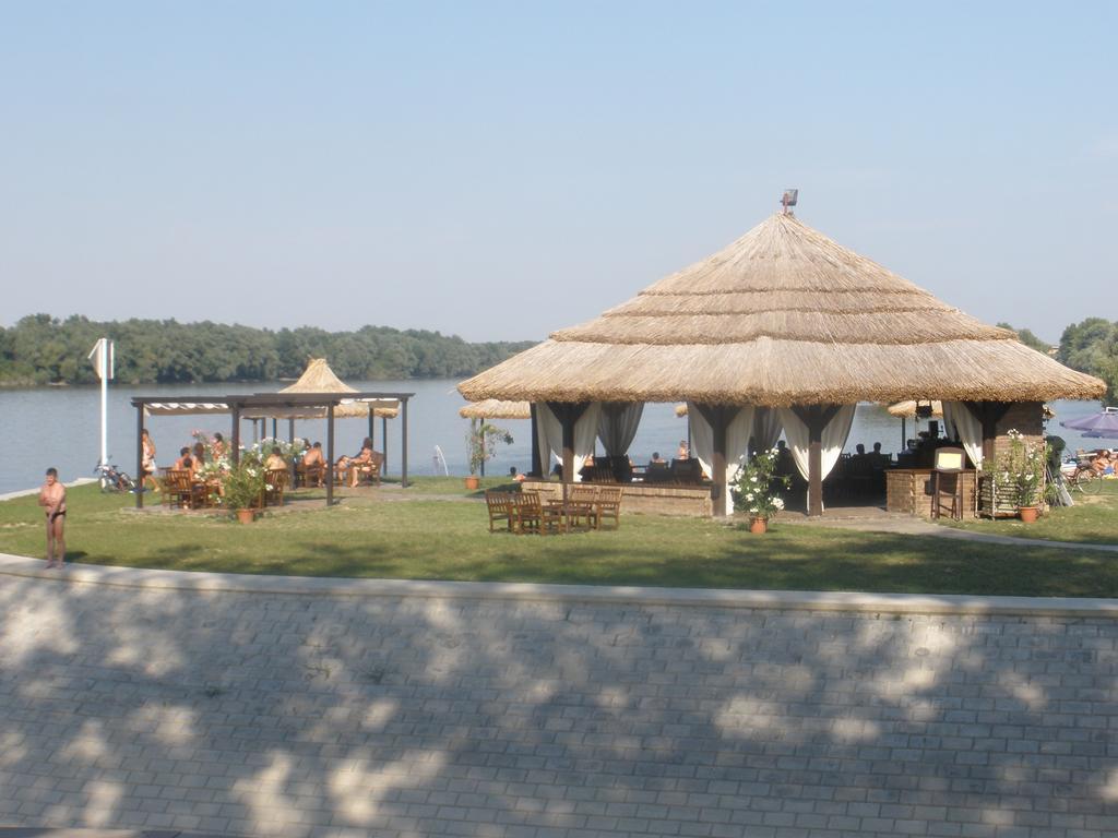 Hotel Dunav Ilok Exterior photo